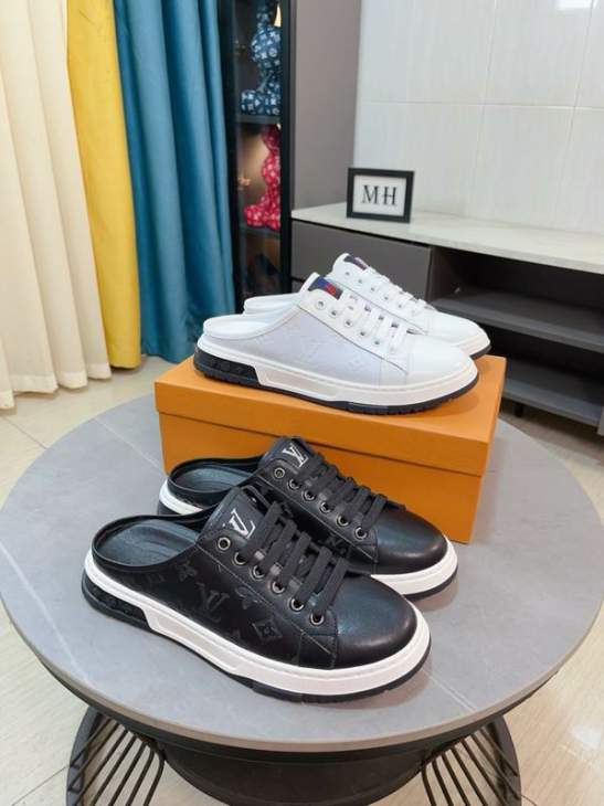 Picture of Louis Vuitton Slippers _SKULVsz38-44mnf06221254